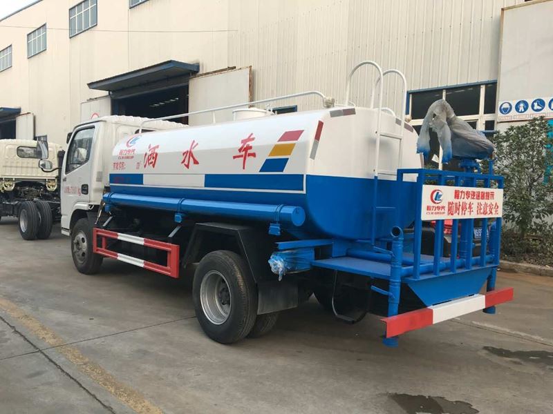 5噸(5方)東風多利卡綠化灑水車價格2