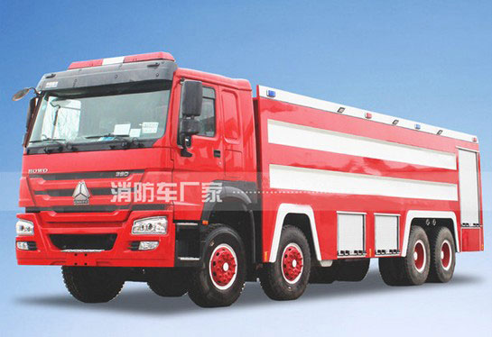 24噸重汽豪沃泡沫消防車價格3
