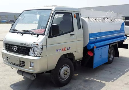 3噸時(shí)風(fēng)風(fēng)菱灑水車圖片 3噸時(shí)風(fēng)風(fēng)菱灑水車圖片