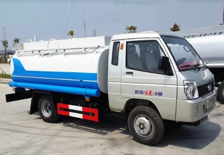 3噸時(shí)風(fēng)風(fēng)菱灑水車圖片 3噸時(shí)風(fēng)風(fēng)菱灑水車圖片