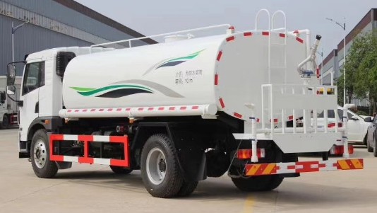 15方灑水車多少錢一臺_解放龍V 15噸綠化灑水車廠家價格3