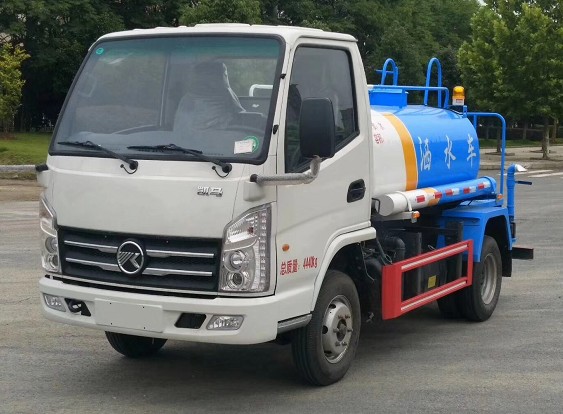 凱馬2噸藍牌綠化灑水車廠家價格5