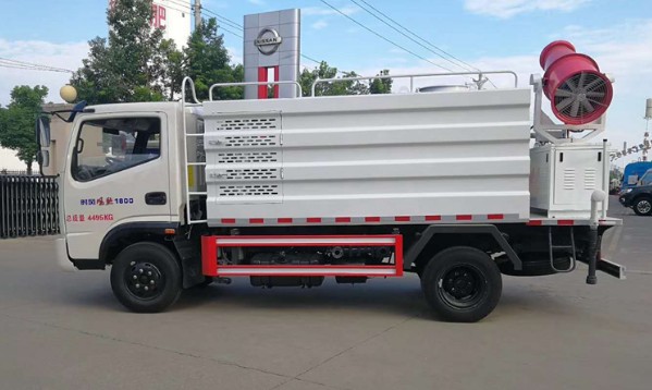 藍牌灑水車價格_時風風馳5方藍牌綠化灑水車2