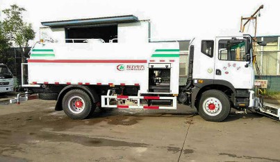 公路灑水車_東風(fēng)多利卡D9高壓路面清洗車3