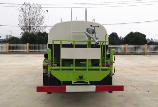 5方灑水車哪里有賣_國六東風(fēng)福瑞卡5方綠化灑水車廠家價格多少錢?4