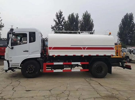 12噸灑水車包月多少錢一個月_國六12方東風隨專D17綠化灑水車廠家價格3