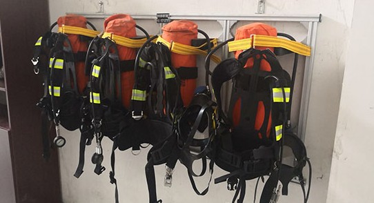 消防車呼吸器架_消防車空氣呼吸靠背底座支架_消防車空呼支架底座-消防車配件4