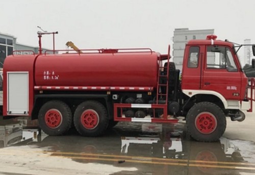 東風(fēng)六驅(qū)越野消防灑水車圖片 東風(fēng)六驅(qū)越野消防灑水車圖片