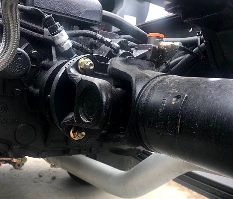 東風(fēng)天錦小三軸灑水車傳動軸圖片 東風(fēng)天錦小三軸灑水車傳動軸圖片