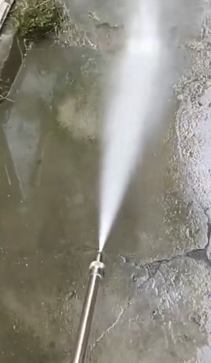 灑水車上安裝的打藥機噴頭圖片 灑水車上安裝的打藥機噴頭圖片