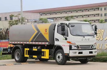國(guó)六8-10噸江淮駿鈴灑水車圖片 國(guó)六8-10噸江淮駿鈴灑水車圖片