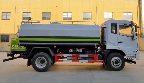 國六12噸東風(fēng)大福瑞卡F9灑水車 國六12噸東風(fēng)大福瑞卡F9灑水車