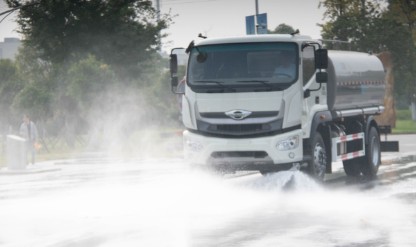 灑水車萬向鴨嘴工作圖片 灑水車萬向鴨嘴工作圖片