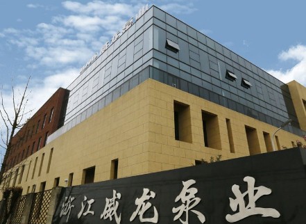 杭州威龍自吸式灑水車(chē)廠家圖片 杭州威龍自吸式灑水車(chē)廠家圖片