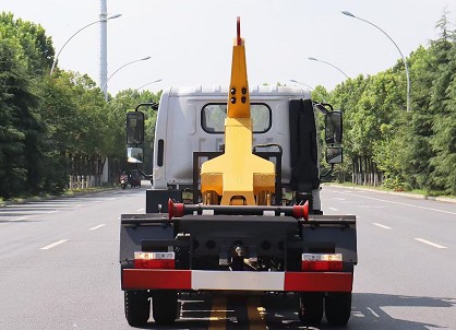 國六東風(fēng)多利卡藍(lán)牌勾臂垃圾車圖片 國六東風(fēng)多利卡藍(lán)牌勾臂垃圾車圖片