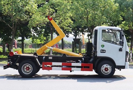 國六東風(fēng)多利卡藍(lán)牌勾臂垃圾車圖片 國六東風(fēng)多利卡藍(lán)牌勾臂垃圾車圖片