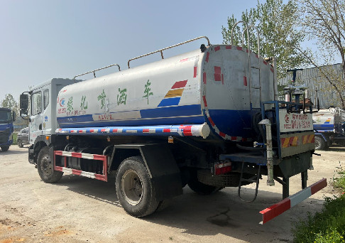 二手14方灑水車_二手14方東風(fēng)多利卡d9灑水車4